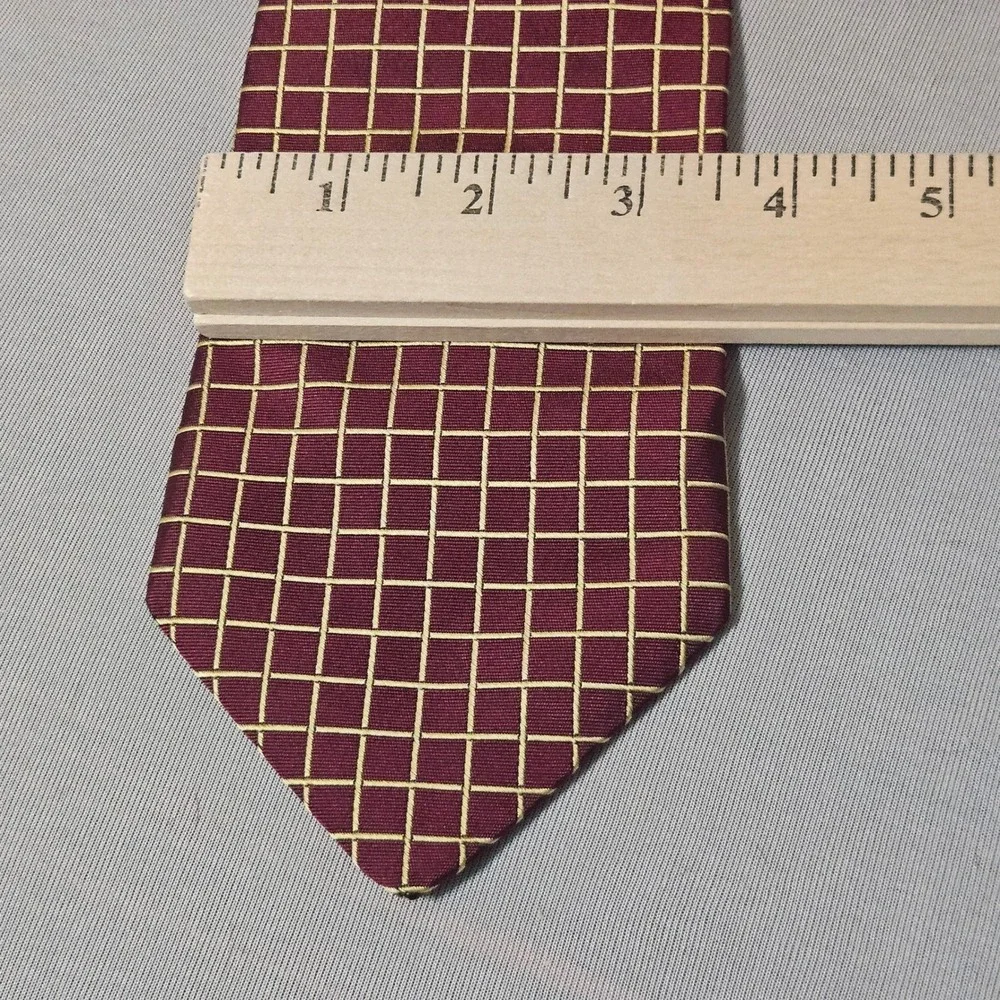 Brooks Brothers Necktie Mens Burgundy Red Gold Grid‎ Silk Makers USA 3.5